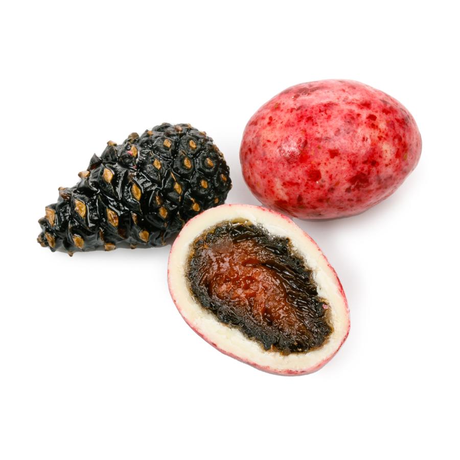 Сосновые шишки в белом шоколаде с брусникой